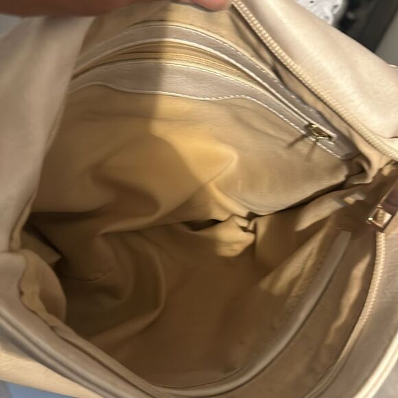 HP ❤️Unbranded PVC tassel crossbody preloved EUC ❤️ - Picture 11 of 13